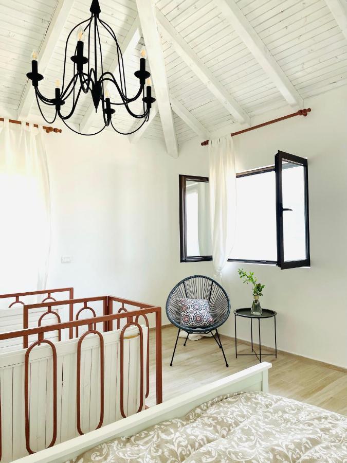 Chic Sea Front Apartment With Breathtaking Kotor Bay View Donji Stoliv Eksteriør billede