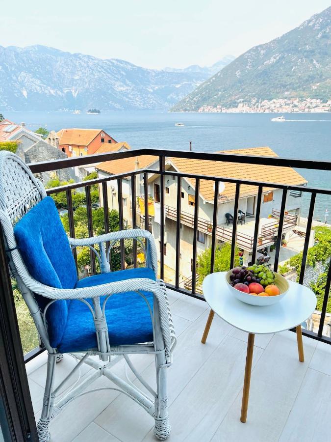 Chic Sea Front Apartment With Breathtaking Kotor Bay View Donji Stoliv Eksteriør billede