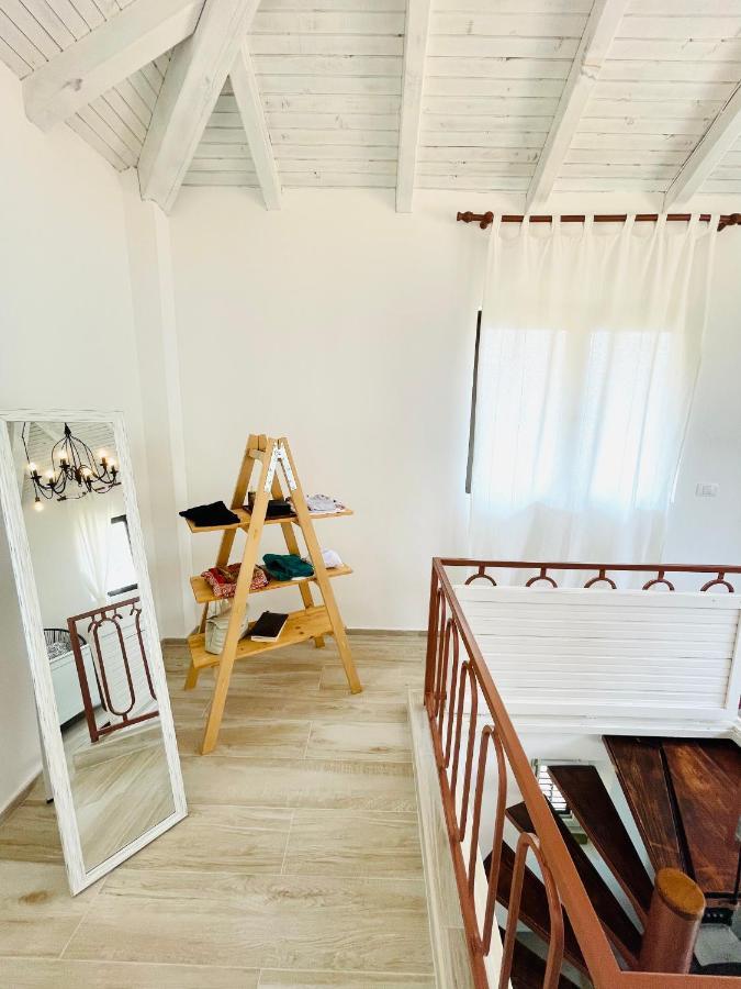 Chic Sea Front Apartment With Breathtaking Kotor Bay View Donji Stoliv Eksteriør billede